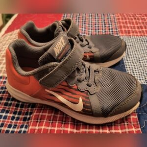 Nike Kids Sneakers in Gray and Orange
